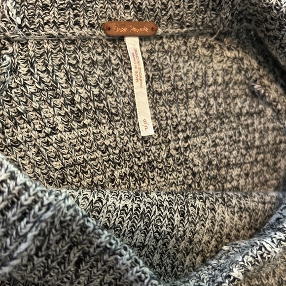 Free People Gray Long Dolman Sleeve Sweater Size S Fall ~ Boho ~ Cozy! - Picture 4 of 4